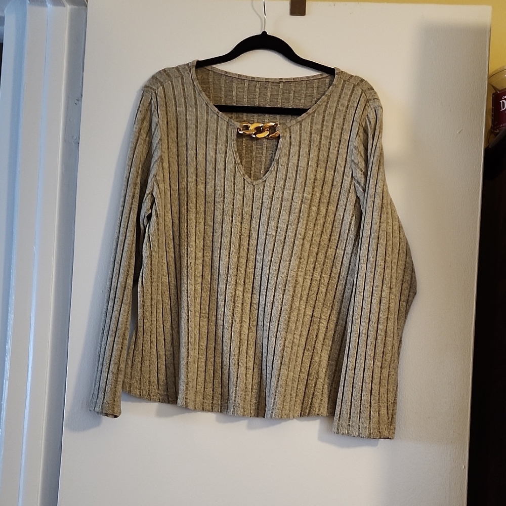 Gray Ribbed Sweater with Gold Accent